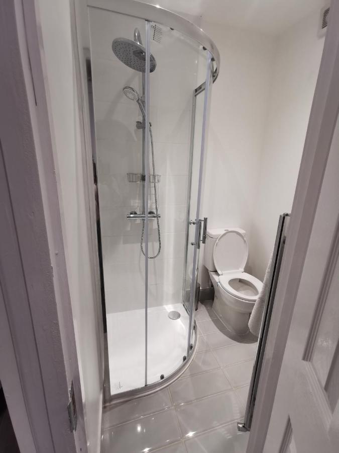 Studio Self Contained Double Bedroom London Exterior photo